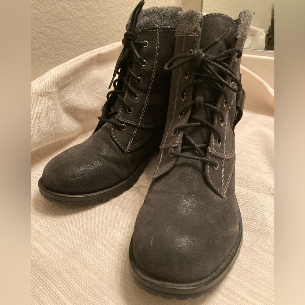Crown Vintage light black zip up 🥾 boot: excellent condition, size 7